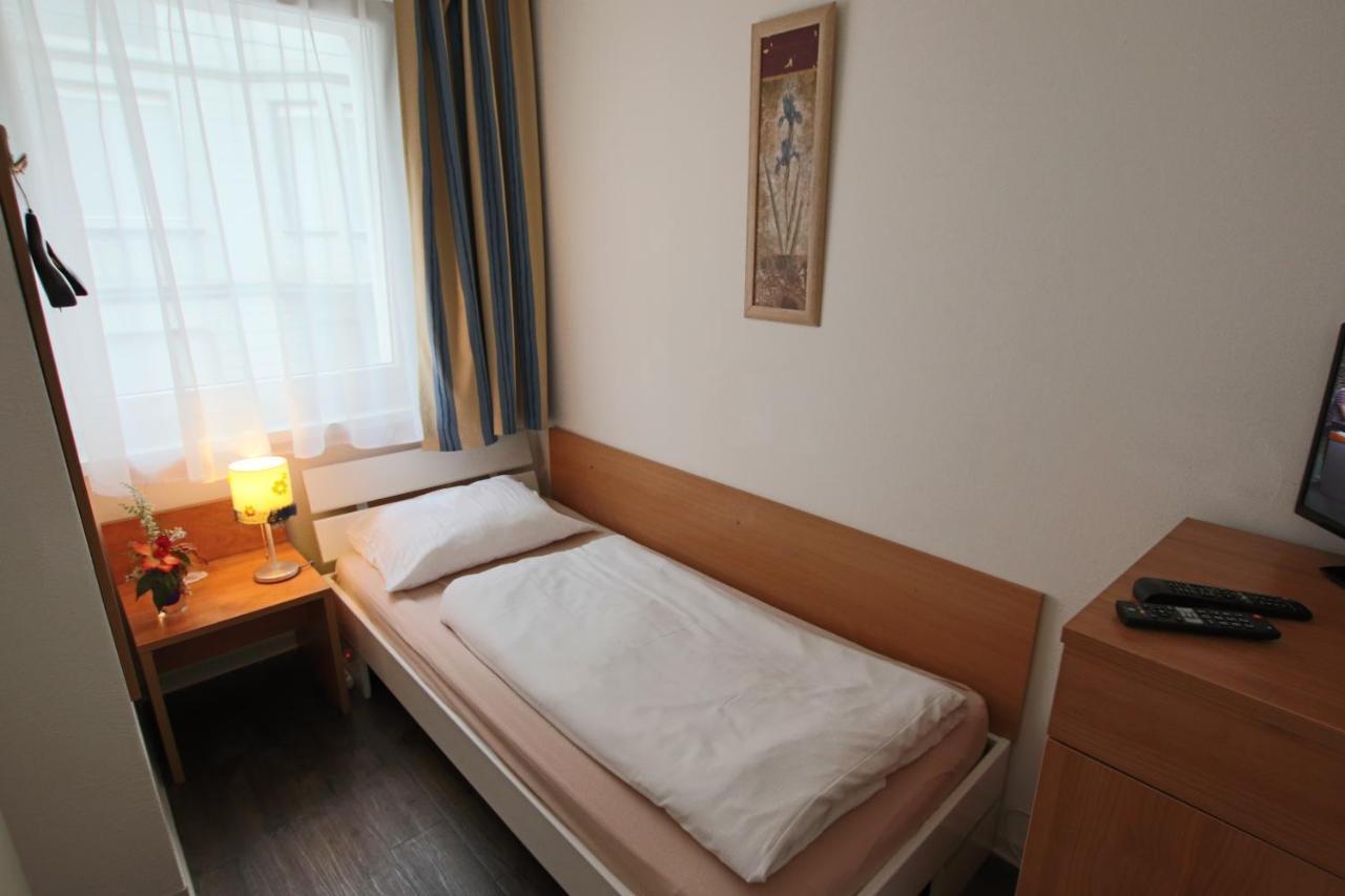 Centro Hotel Oberhausen Екстер'єр фото
