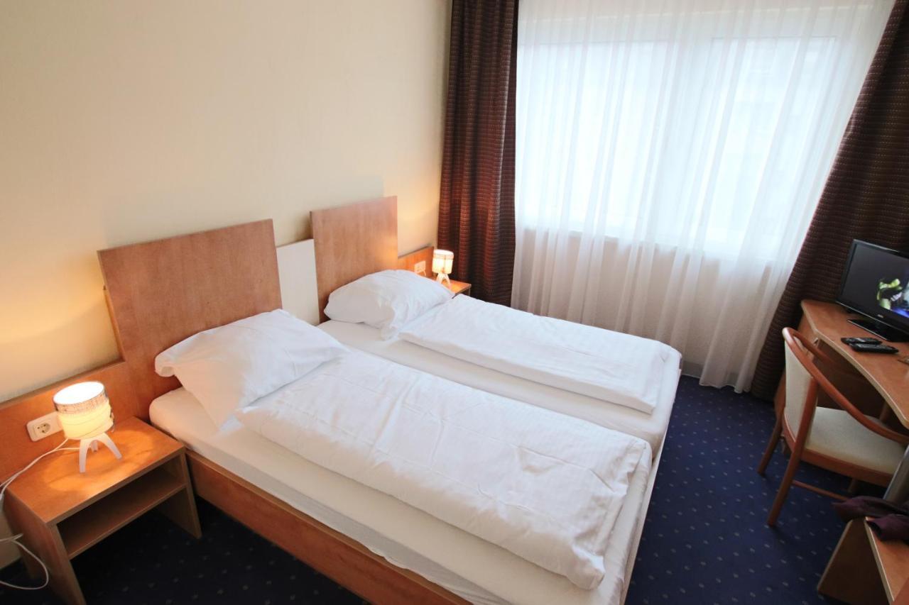 Centro Hotel Oberhausen Екстер'єр фото